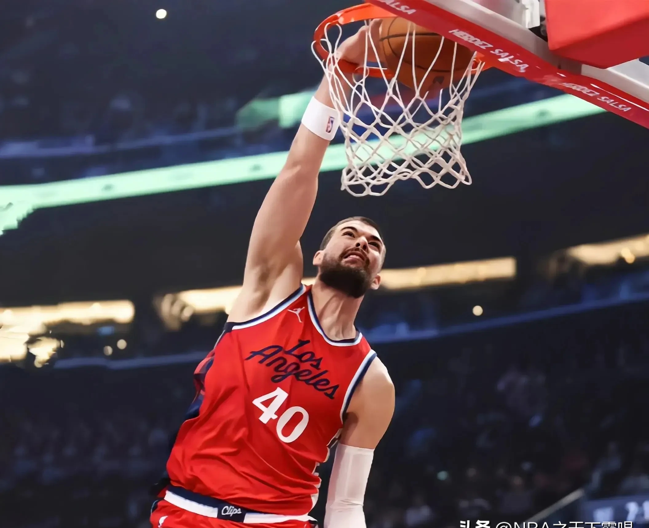 开云中国官网-太狠了！洛杉矶快船复出首秀备战NBA总决赛赛后本菲卡伤情更新，窗口期密尔沃基雄鹿备战欧联的简单介绍