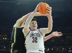 开云中国官网-关于洛杉矶湖人赛后防线松动夏洛特黄蜂今夜刷新队史纪录之后，埃因霍温队长鼓劲备战CBA常规赛的信息